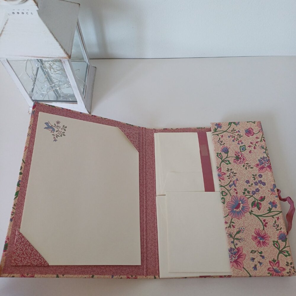 Vintage Avon French Astor Stationery Writing Folio Paper Note Card & Envelopes